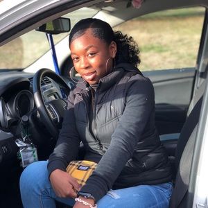 Meet your Posher, Caroline